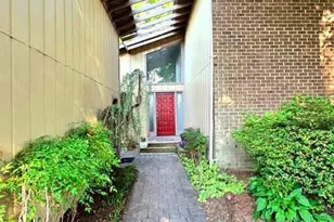 9013 Fort Craig Dr, Burke, VA 22015 - Photo 4