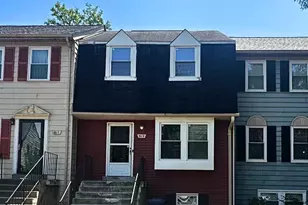 915 Barton Oaks Pl, Herndon, VA 20170 - Photo 1
