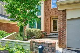 1402 Hemingway Ct, Reston, VA 20194 - Photo 4