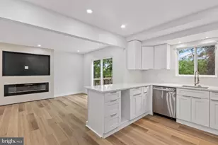 6139 Franconia Station Ln, Alexandria, VA 22310 - Photo 10