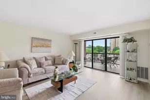 8380 Greensboro Dr, McLean, VA 22102 - Photo 4