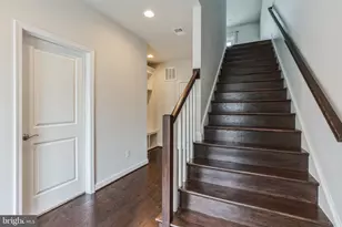 4484 Lateleaf Trl, Fairfax, VA 22030 - Photo 2