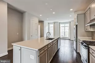 4484 Lateleaf Trl, Fairfax, VA 22030 - Photo 14