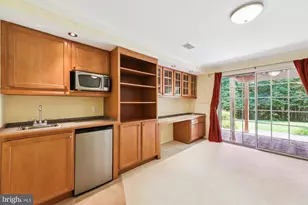 7445 Gillingham Row, Alexandria, VA 22315 - Photo 22