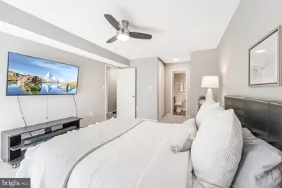 11564 Rolling Green Court #12/301B, Reston, VA 20191 - Photo 18