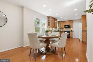 219 Apple Blossom Ct, Vienna, VA 22181 - Photo 16