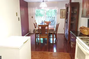 10699 Spring Oak Ct, Burke, VA 22015 - Photo 8