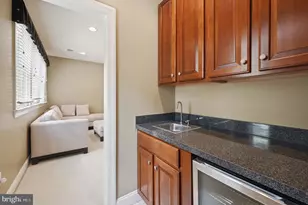 11693 Caris Glenne Dr, Herndon, VA 20170 - Photo 32