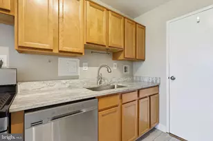 6631 Wakefield Dr, Alexandria, VA 22307 - Photo 8