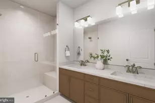 9475 Sprague Ave, Fairfax, VA 22031 - Photo 12