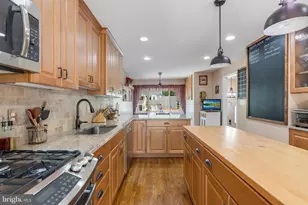 6006 Merryvale Ct, Springfield, VA 22152 - Photo 12