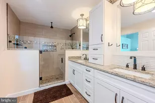 3907 Clares Ct, Fairfax, VA 22033 - Photo 16