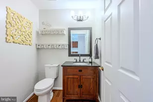 3907 Clares Ct, Fairfax, VA 22033 - Photo 12