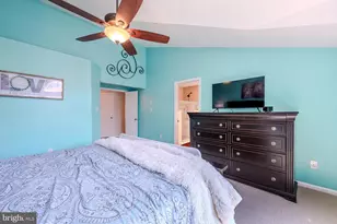 3907 Clares Ct, Fairfax, VA 22033 - Photo 14