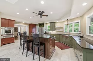 11744 Stuart Mill Rd, Oakton, VA 22124 - Photo 24