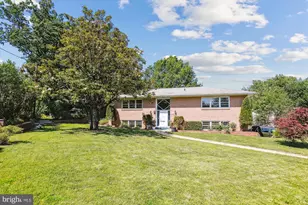 7108 Waldorf Ln, Falls Church, VA 22046 - Photo 4