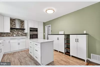 7108 Waldorf Lane, Falls Church, VA 22046 - Photo 20