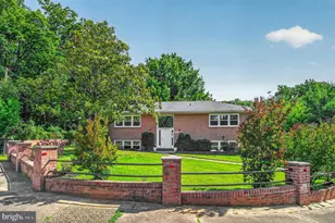 7108 Waldorf Ln, Falls Church, VA 22046 - Photo 6