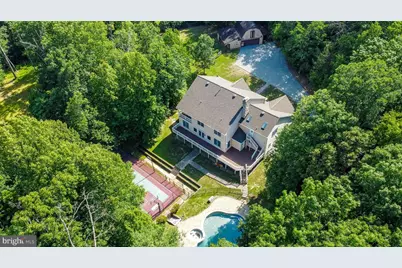 813 Blacks Hill Road, Great Falls, VA 22066 - Photo 10