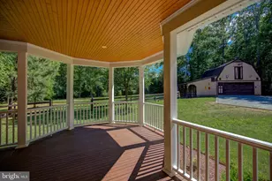 813 Blacks Hill Rd, Great Falls, VA 22066 - Photo 18