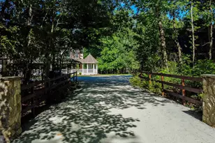 813 Blacks Hill Rd, Great Falls, VA 22066 - Photo 2
