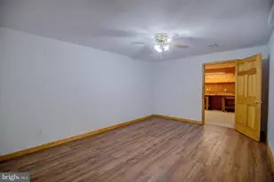 813 Blacks Hill Rd, Great Falls, VA 22066 - Photo 68