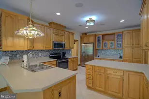 813 Blacks Hill Rd, Great Falls, VA 22066 - Photo 28