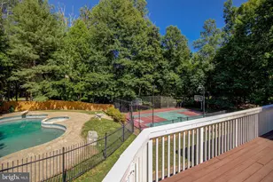 813 Blacks Hill Rd, Great Falls, VA 22066 - Photo 76