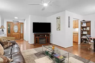 5281 Navaho Dr, Alexandria, VA 22312 - Photo 6
