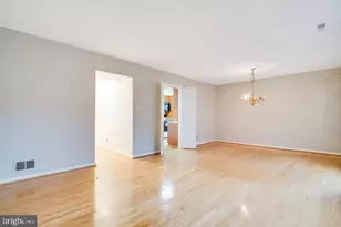 3783 Persimmon Cir, Fairfax, VA 22031 - Photo 8