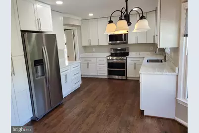12421 Wendell Holmes Road, Herndon, VA 20171 - Photo 6