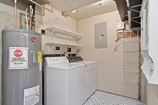 5742 Burke Towne Ct, Burke, VA 22015 - Photo 38