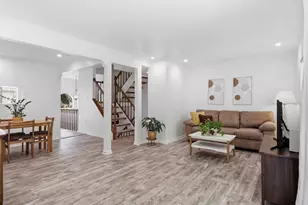 5742 Burke Towne Ct, Burke, VA 22015 - Photo 10