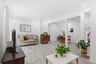 5742 Burke Towne Ct, Burke, VA 22015 - Photo 12