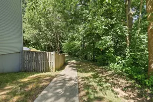 6324 Chimney Wood Ct, Alexandria, VA 22306 - Photo 10