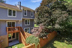 6324 Chimney Wood Ct, Alexandria, VA 22306 - Photo 8