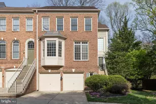 9588 Lagersfield Cir, Vienna, VA 22181 - Photo 2