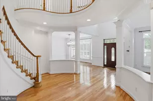1127 Marlene Ln, Great Falls, VA 22066 - Photo 8