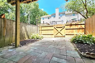 8561 Southlawn Ct, Alexandria, VA 22309 - Photo 24