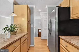 8471 Great Lake Ln, Springfield, VA 22153 - Photo 10