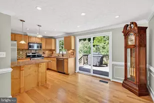 8471 Great Lake Ln, Springfield, VA 22153 - Photo 12
