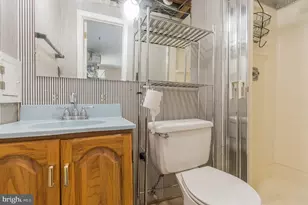 7011 Hadlow Dr, Springfield, VA 22152 - Photo 32