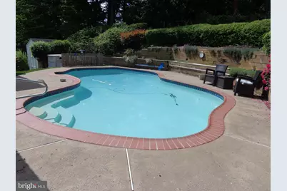 7011 Hadlow Drive, Springfield, VA 22152 - Photo 8