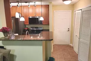 3176 Summit Square Dr, Oakton, VA 22124 - Photo 6