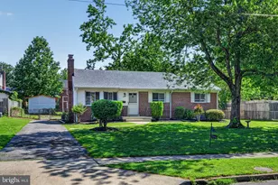 7216 Carol Ln, Falls Church, VA 22042 - Photo 2