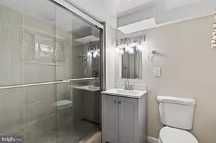 7216 Carol Ln, Falls Church, VA 22042 - Photo 28