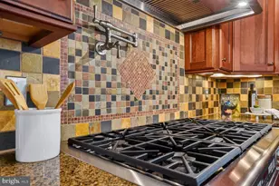 7007 Devereux Cir Dr, Alexandria, VA 22315 - Photo 12