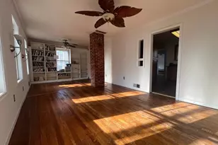 5810 Mt Vernon Dr, Alexandria, VA 22303 - Photo 2