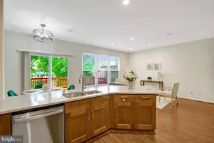 2916 Mainstone Dr, Fairfax, VA 22031 - Photo 18