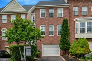 2916 Mainstone Dr, Fairfax, VA 22031 - Photo 4